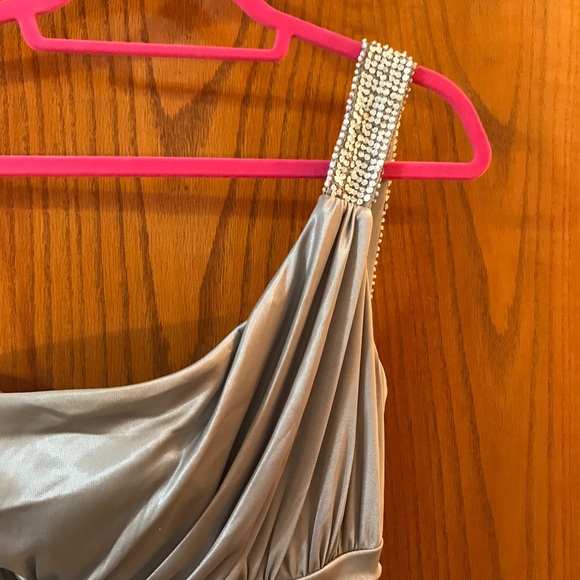 Off-the-shoulder Silver Cocktail Dress - Picture 2 of 3